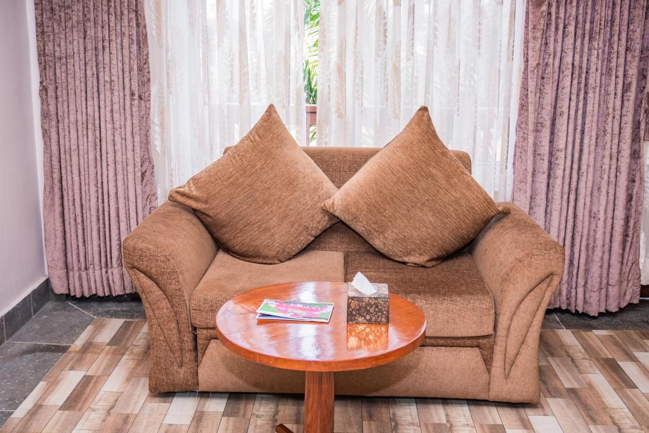 Hotel Earth Light Sauraha Chitwan Zewnętrze zdjęcie