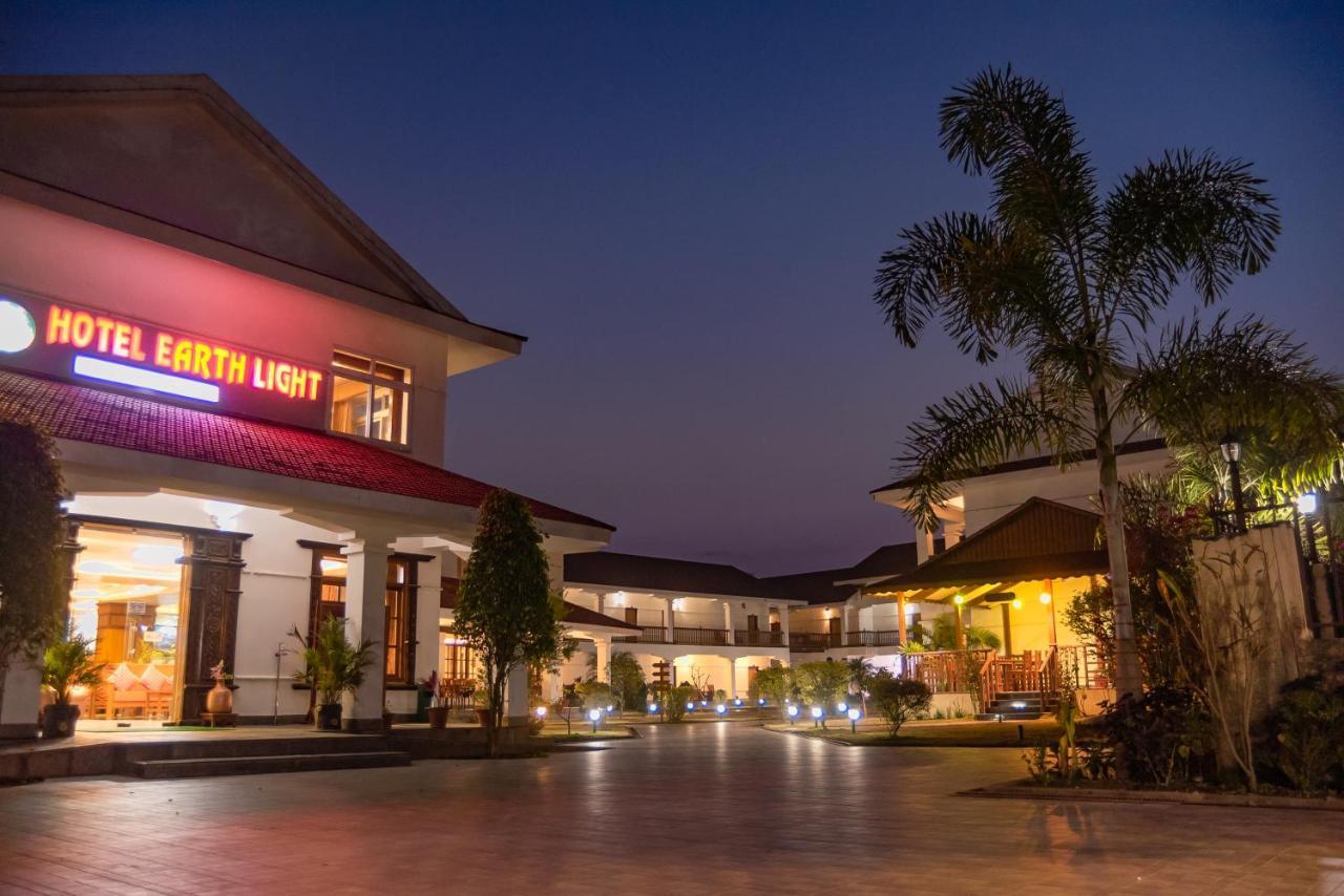 Hotel Earth Light Sauraha Chitwan Zewnętrze zdjęcie