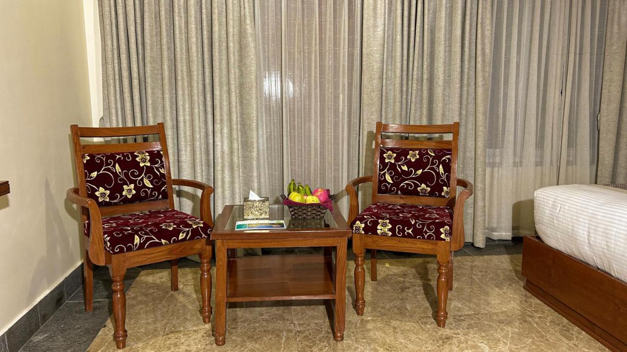 Hotel Earth Light Sauraha Chitwan Zewnętrze zdjęcie