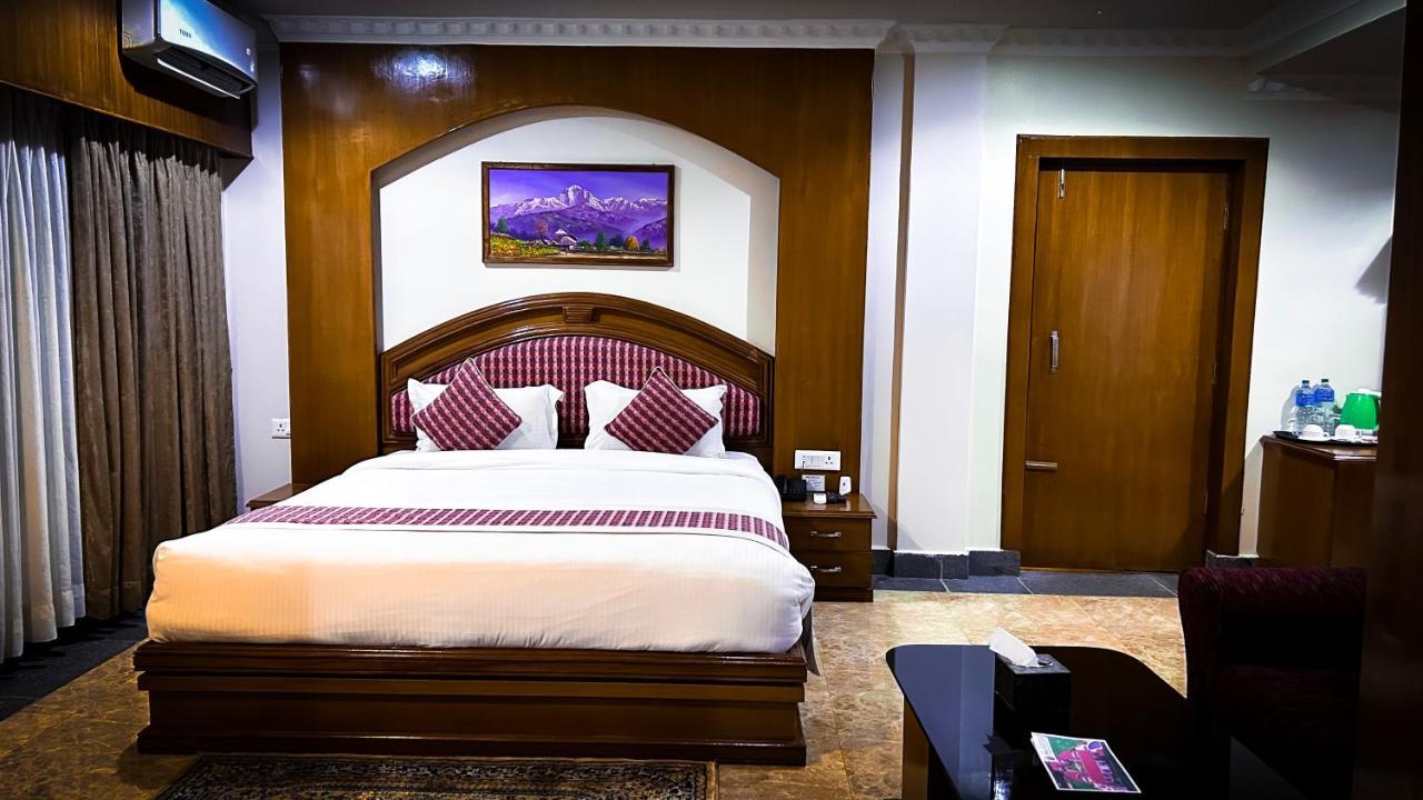 Hotel Earth Light Sauraha Chitwan Zewnętrze zdjęcie