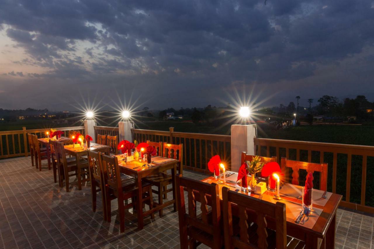 Hotel Earth Light Sauraha Chitwan Zewnętrze zdjęcie