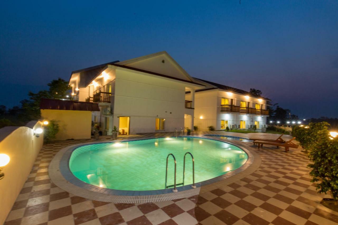 Hotel Earth Light Sauraha Chitwan Zewnętrze zdjęcie