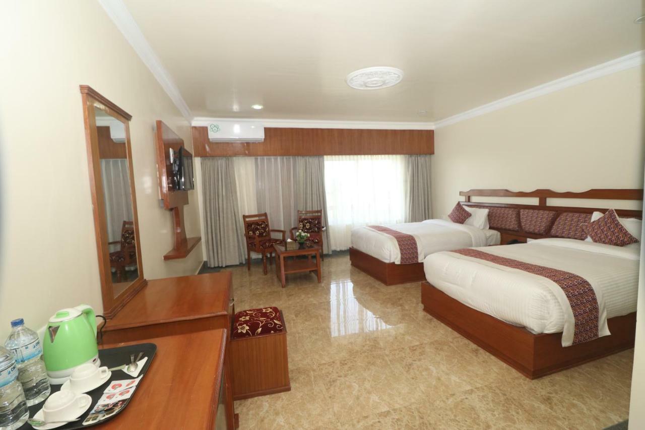 Hotel Earth Light Sauraha Chitwan Zewnętrze zdjęcie