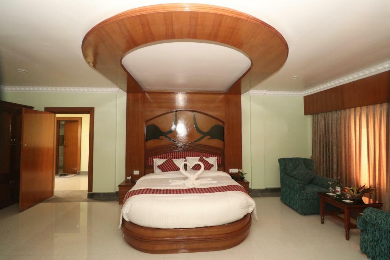 Hotel Earth Light Sauraha Chitwan Zewnętrze zdjęcie